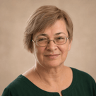 Woman sharing her Hashimoto’s fatigue and thyroid health journey